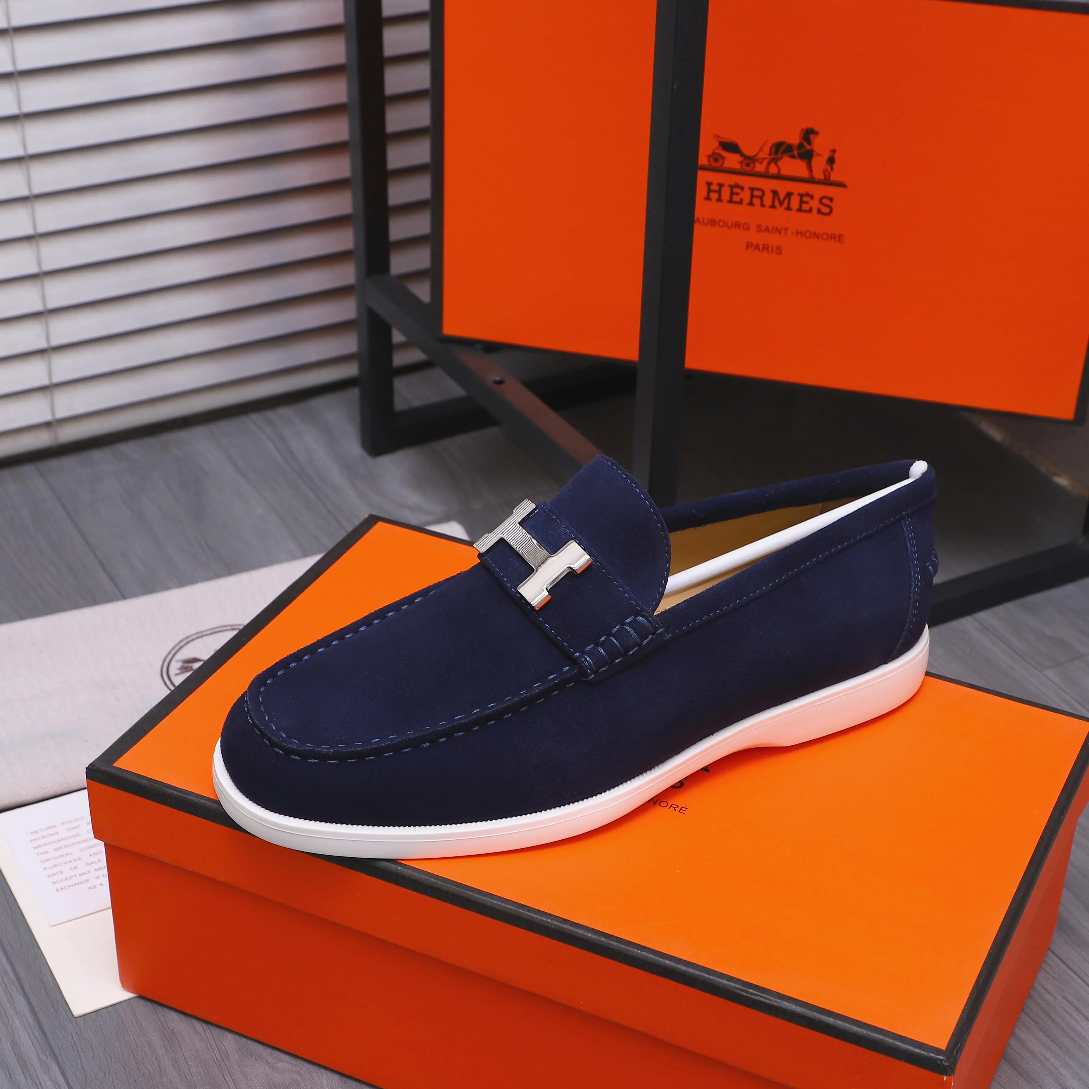Men's shoes 💰p560 Product trademark: HERMES "Hermès" casual slip-on men's shoes. Regular size: 38-46 (45.46 is custom-made and non-refundable) Product materials: Selected frosted cowhide upper, cowhide lining, original foam rubber ultra-light sole